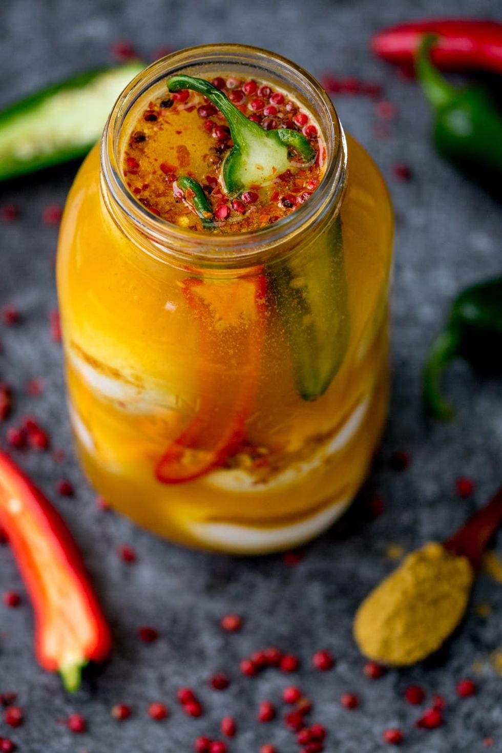 These curried pickled eggs are picklicious! A fab healthy snack when you're on the go!