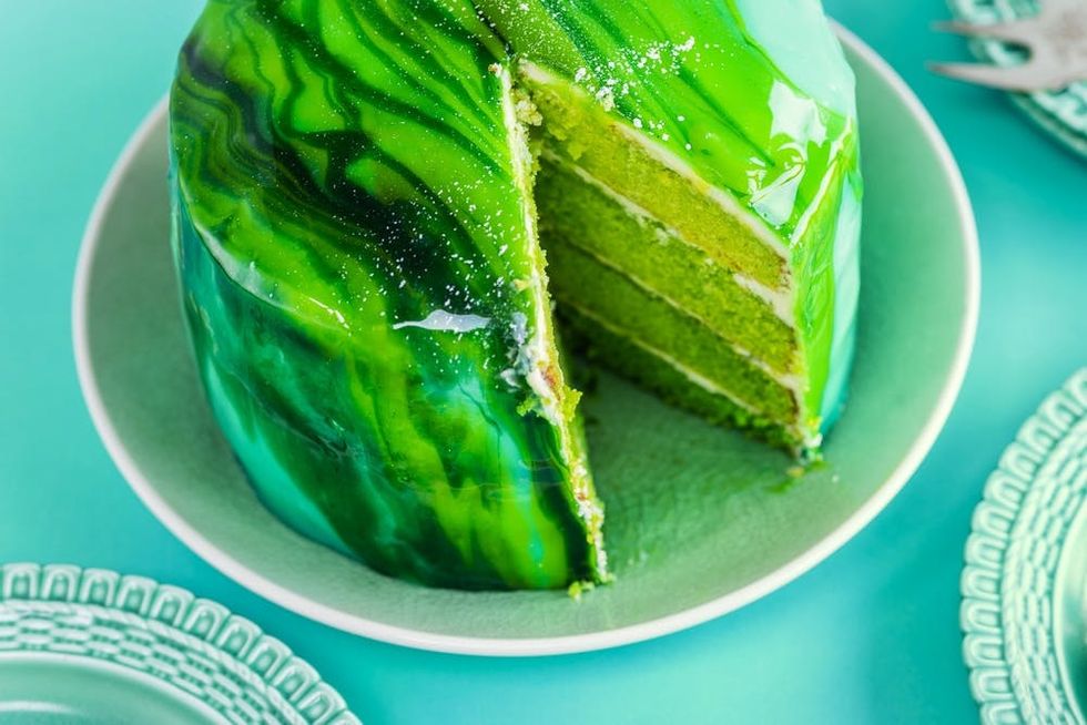 This St Patrick's Day ombr\u00e9 cake with mirror glaze will make even the most ardent leprechaun green with envy!