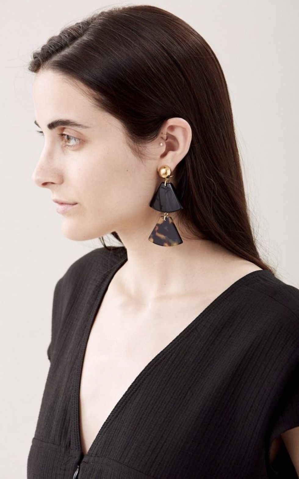 tortoiseshell-drop-earrings-model