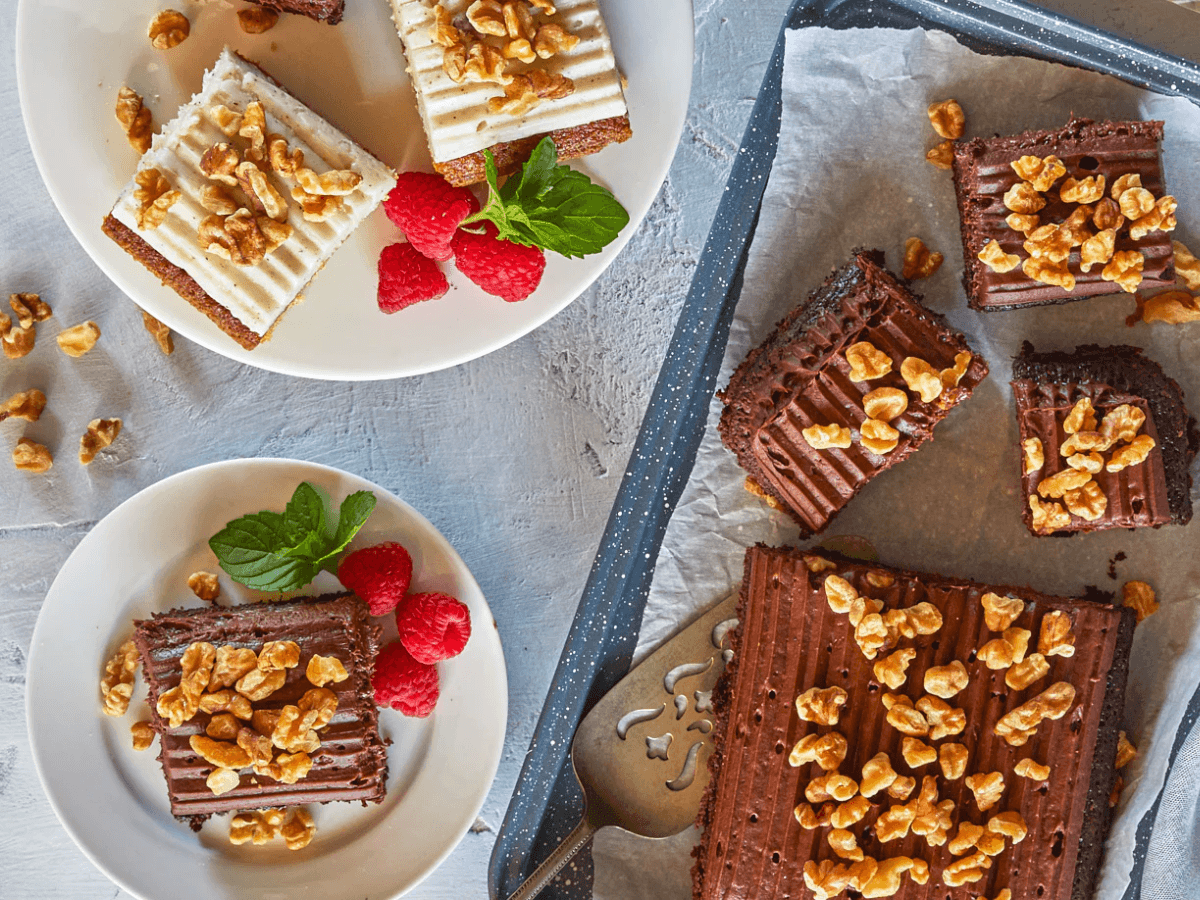 Trader Joe's Cookies 'n Cream Sheet Cake