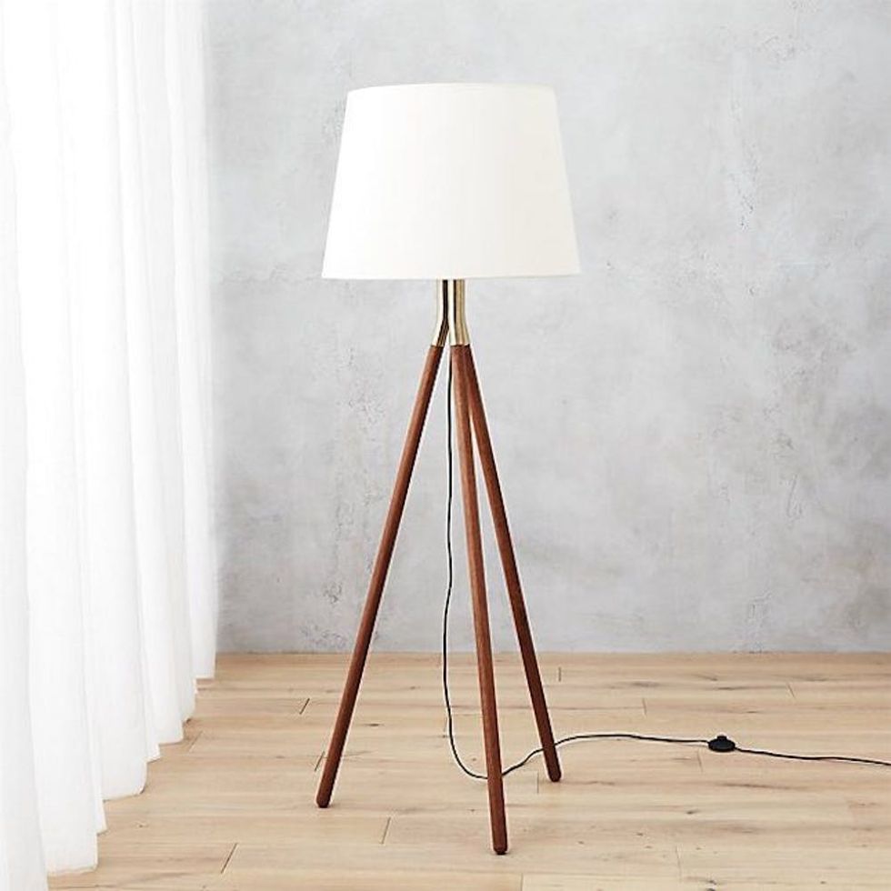 tres-floor-lamp