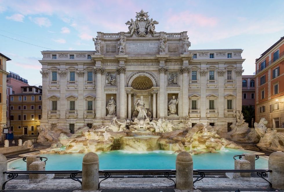 trevi fountain rome italy