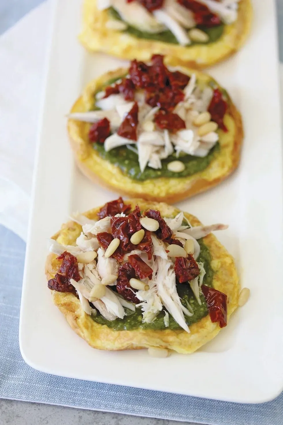 \u200bChicken, Pesto, and Sun-Dried Tomato Egg Pizza