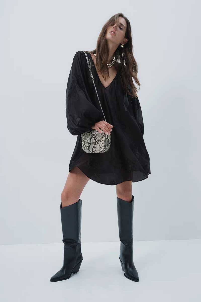 13 Perfectly Flattering H&M Dresses For Every Fall Occasion - Brit + Co