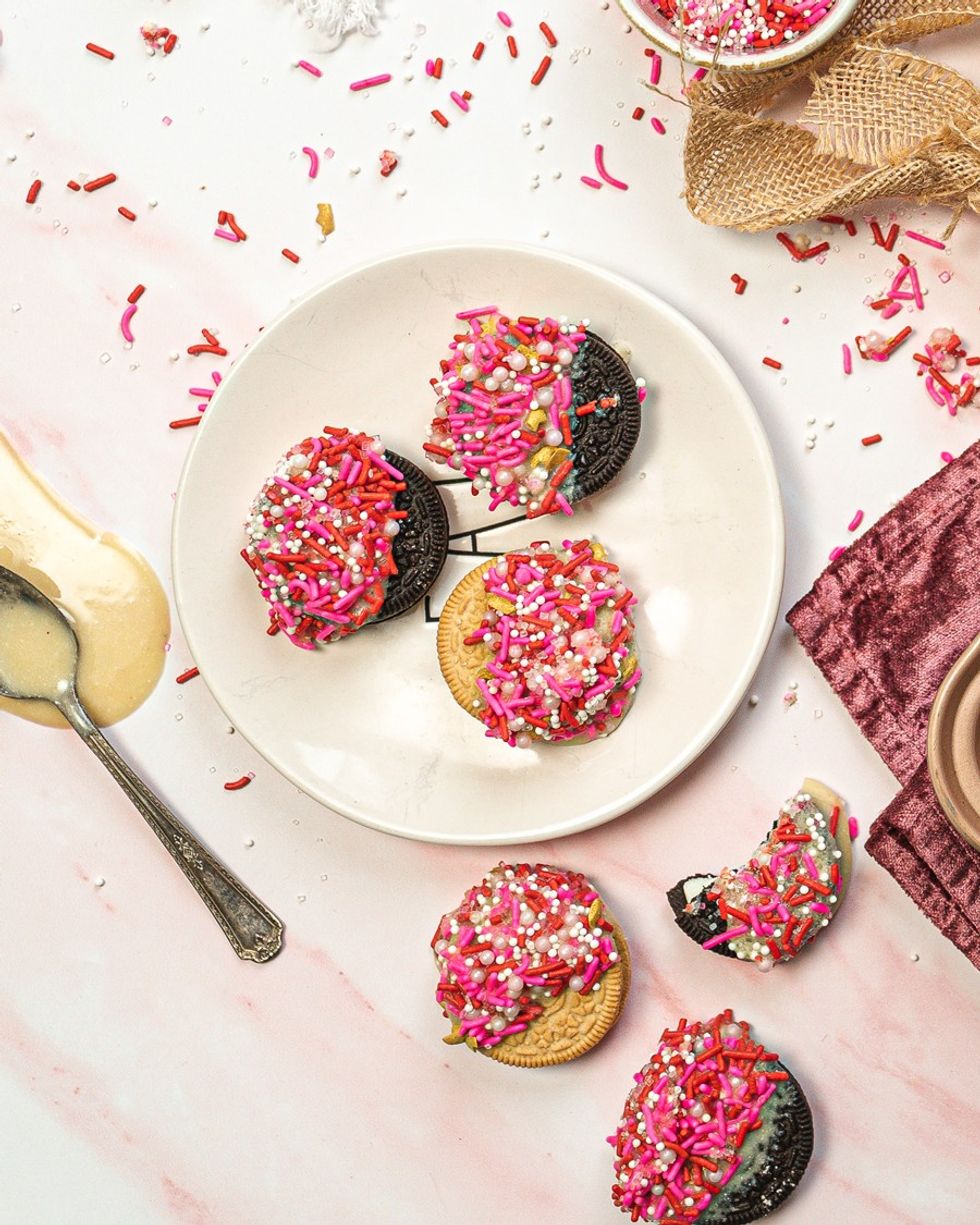 \u200bValentine's Day Chocolate-Covered Vegan Oreos