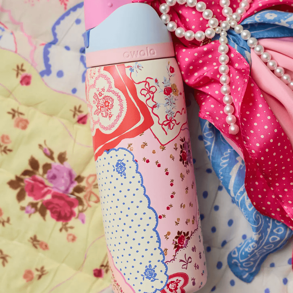 Urban Outfitters Exclusive Owala Hankies Print FreeSip Water Bottle