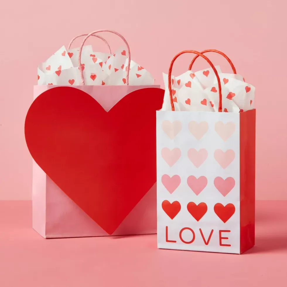 Valentine's Day 8ct Pegged Tissue Red Heart on Cream