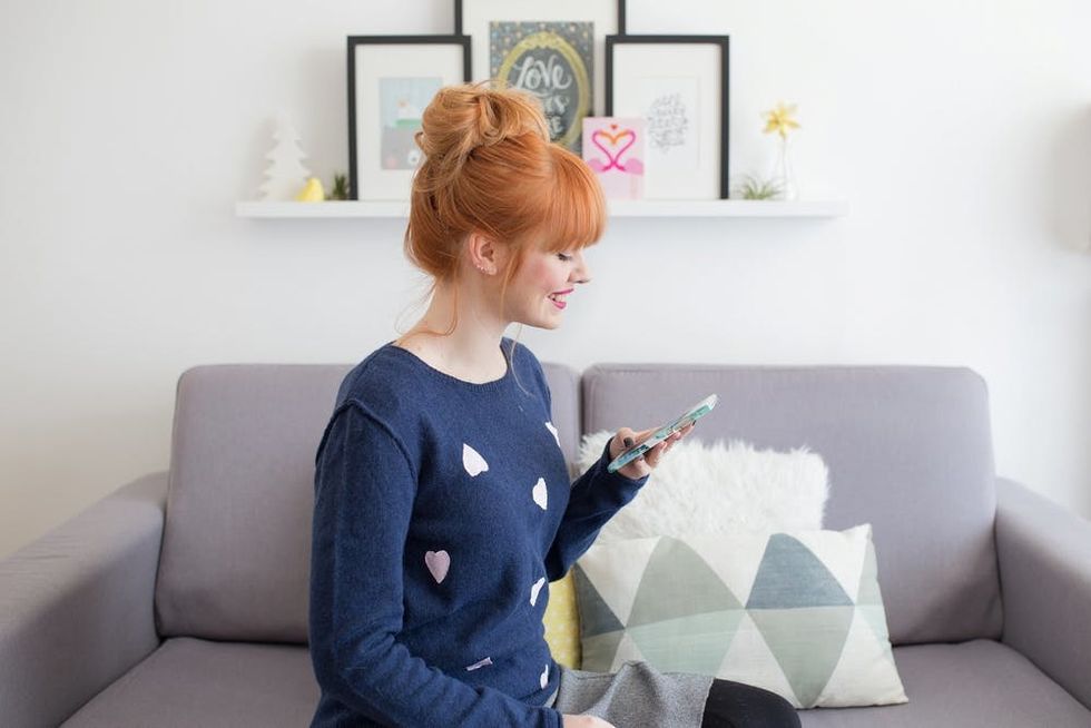 Valentine's Sweater - Reese Witherspoon outfit_0006