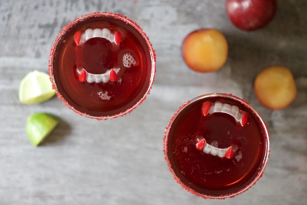 vampire's kiss cocktail recipe