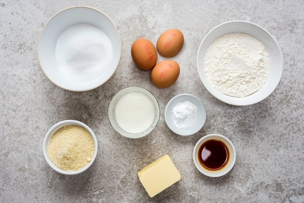 Vanilla sponge layer cake