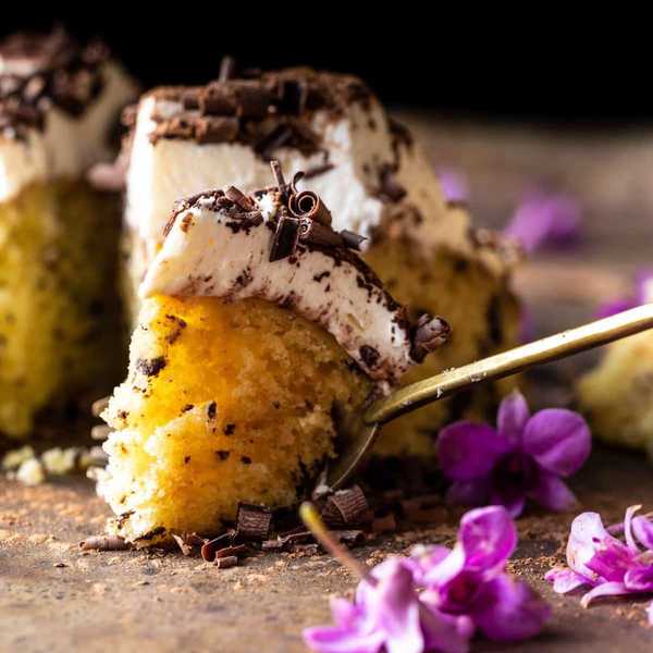 Vanilla Tiramisu Cake