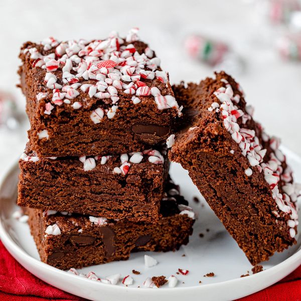 vegan peppermint brownies with candy cane pieces