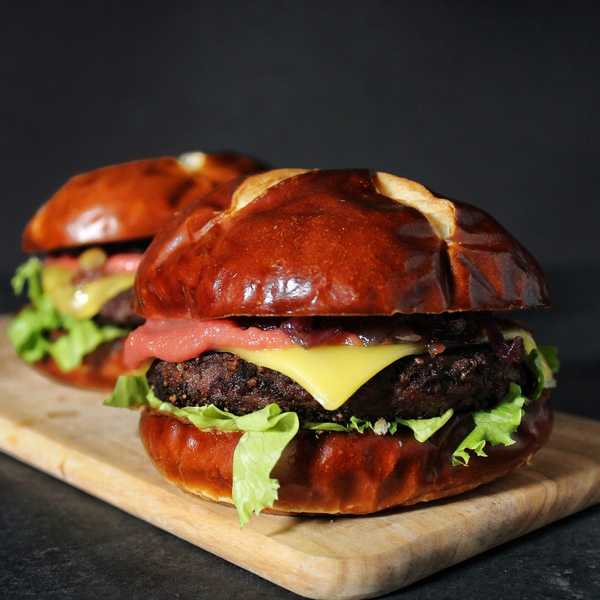 Vegan Red Wine-Marinated and Black Pepper-Seared Beyond Burgers