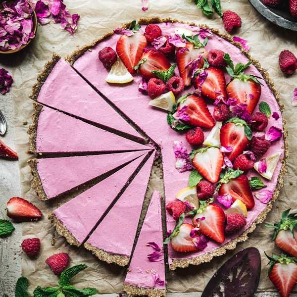 Vegan Strawberry Mousse Pie