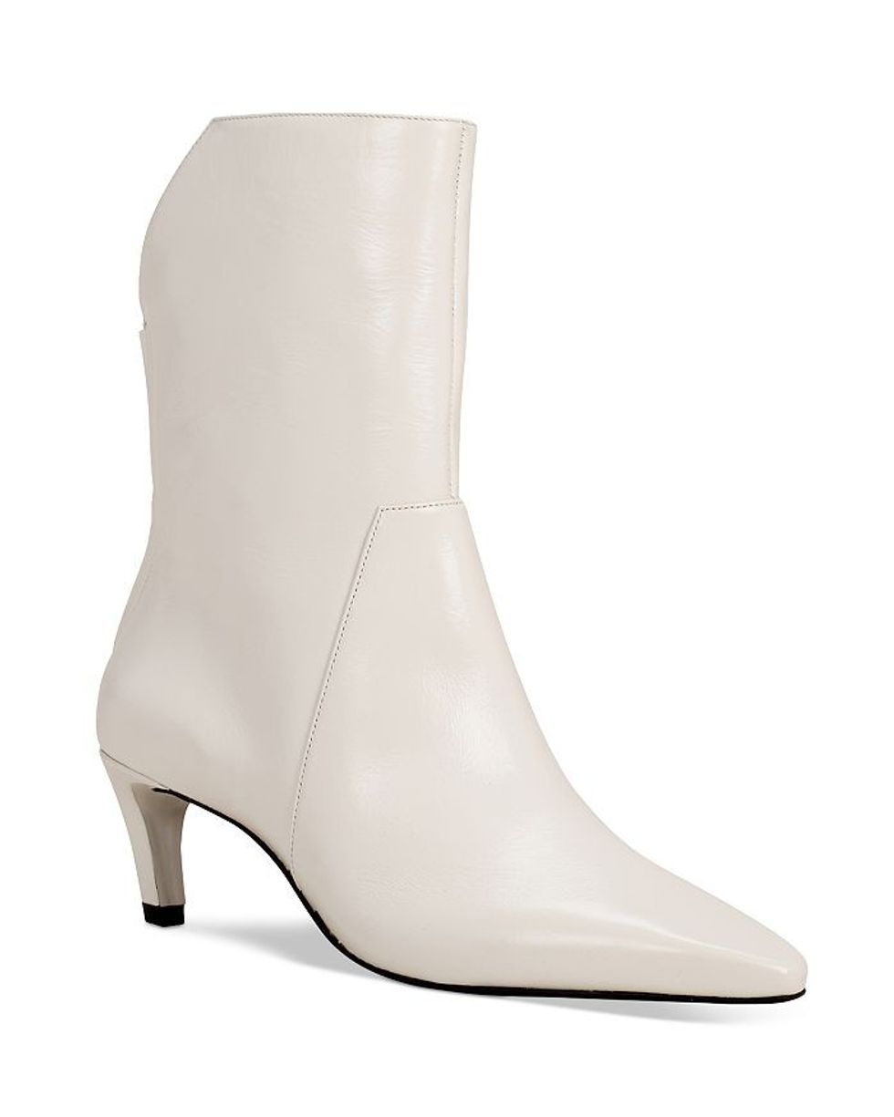 vince camuto womens quindele pointed toe booties