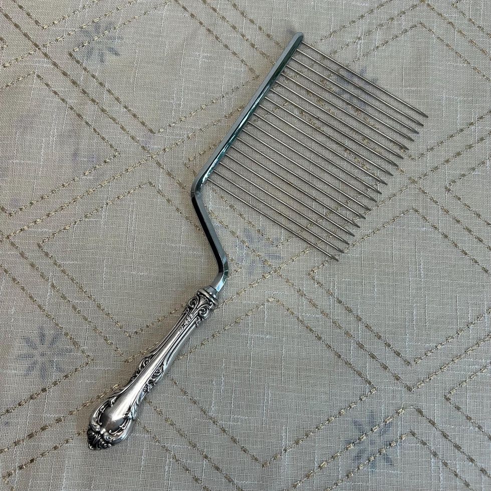 Vintage Cake Breaker