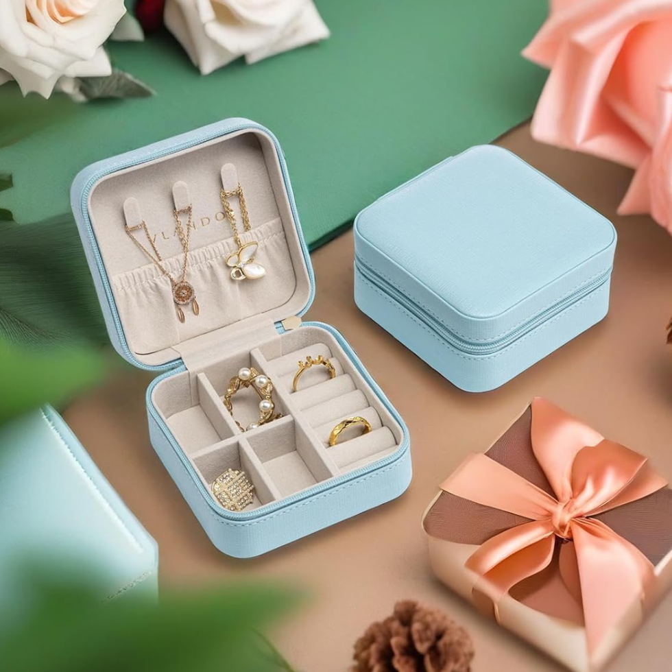Vlando Small Travel Jewelry Box