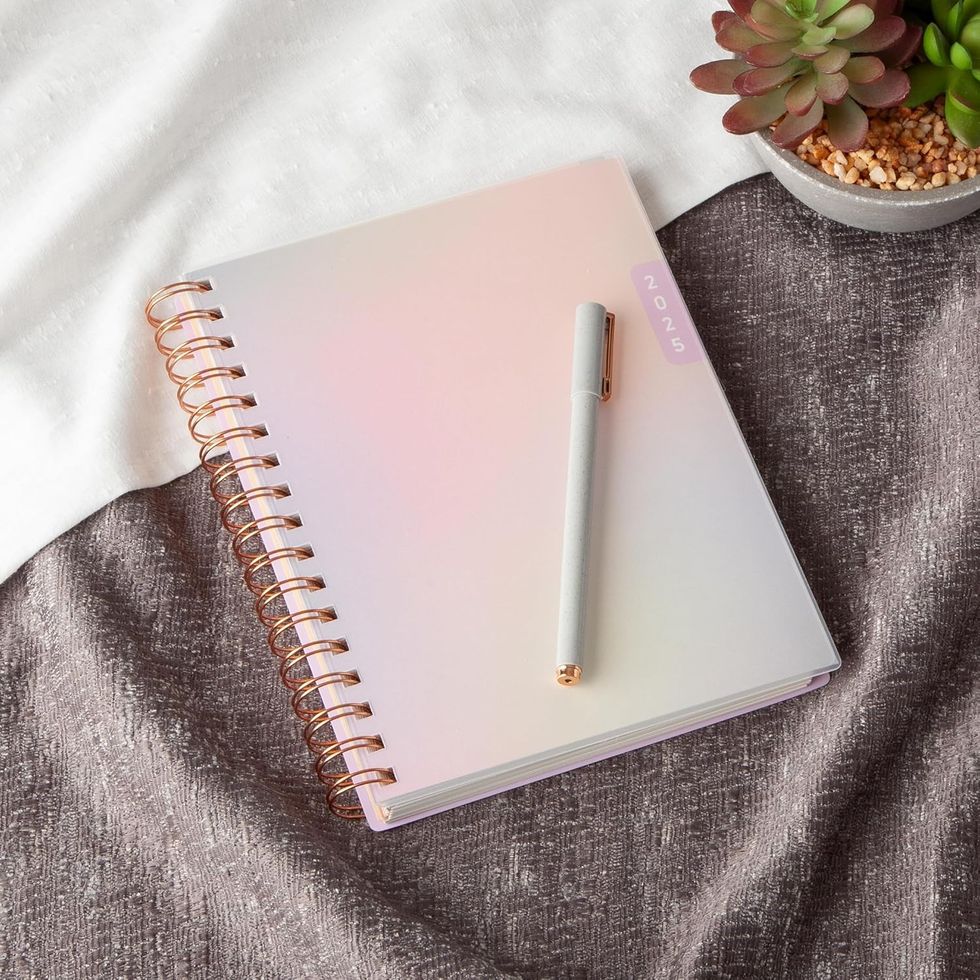 Waav 2025 Weekly & Monthly Planner