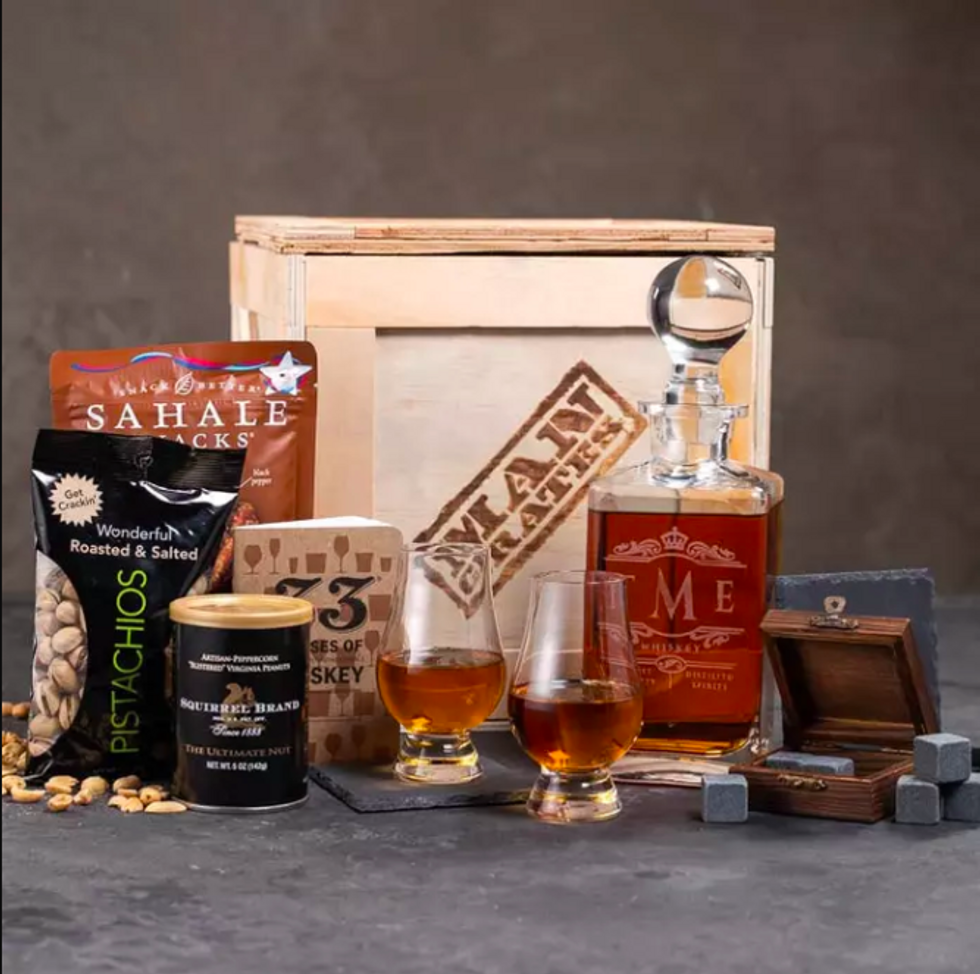 whiskey crate wedding gifts for dad