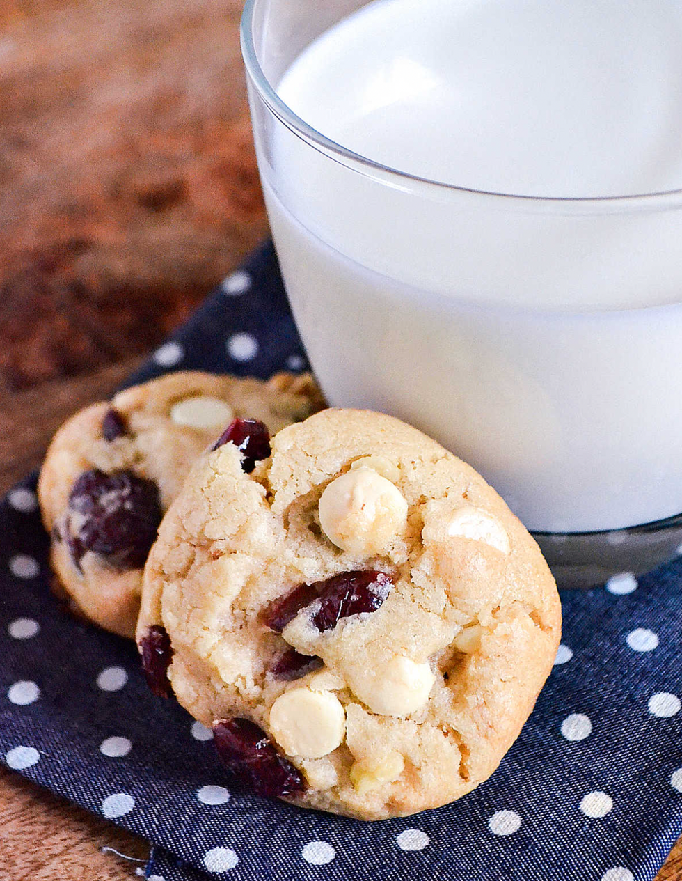 white cranberry cookies