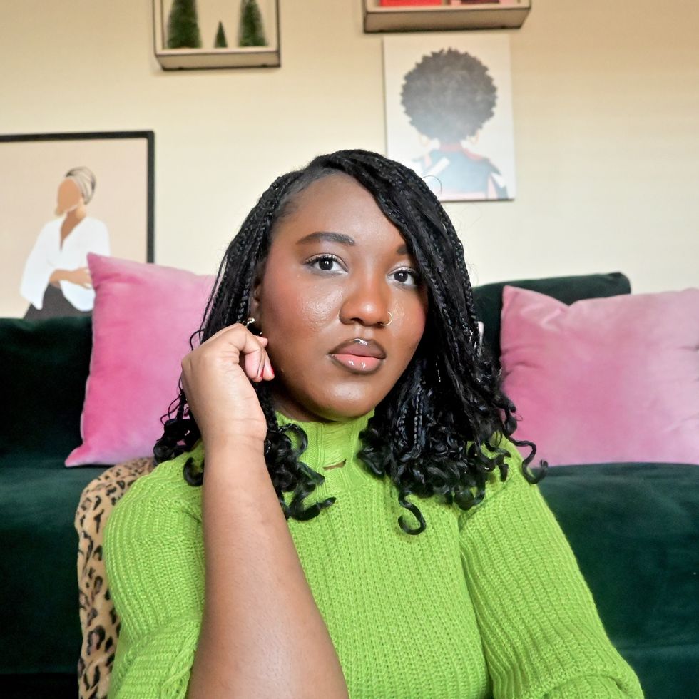 white gold glitter eyeshadow and nude lipstick combo