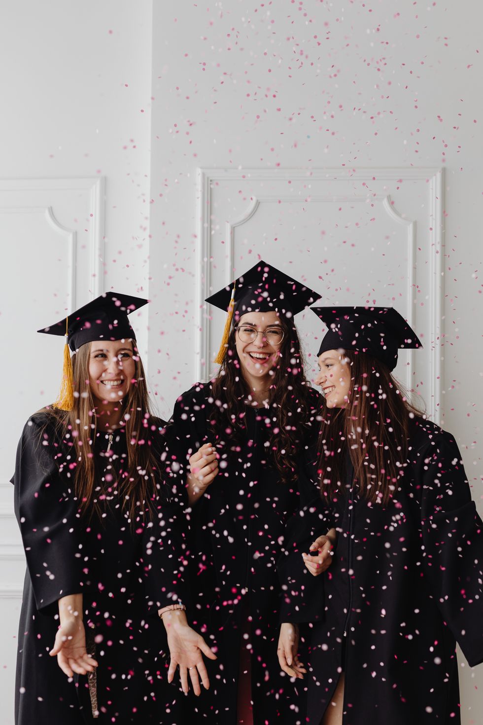 20 White Dresses for Graduation To Celebrate Yourself In Style