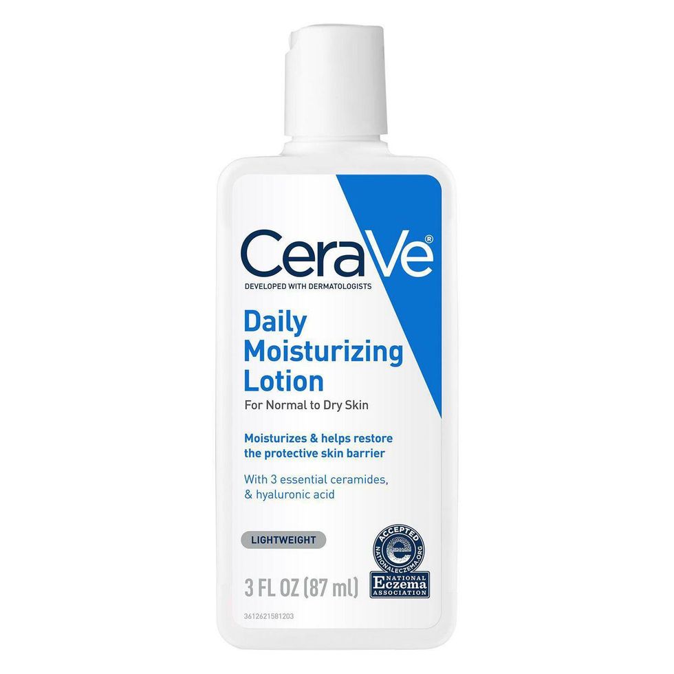 White with some blue on the bottle make for a powerful moisturizer daily lotion.
