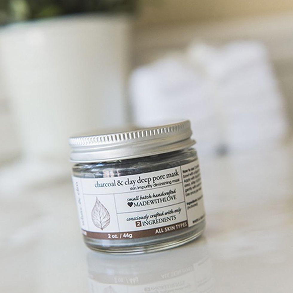 whiteandelmcharcoalmask