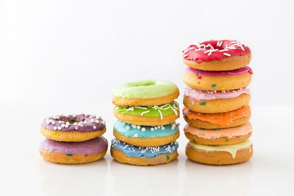 Wide-stack-of-donuts