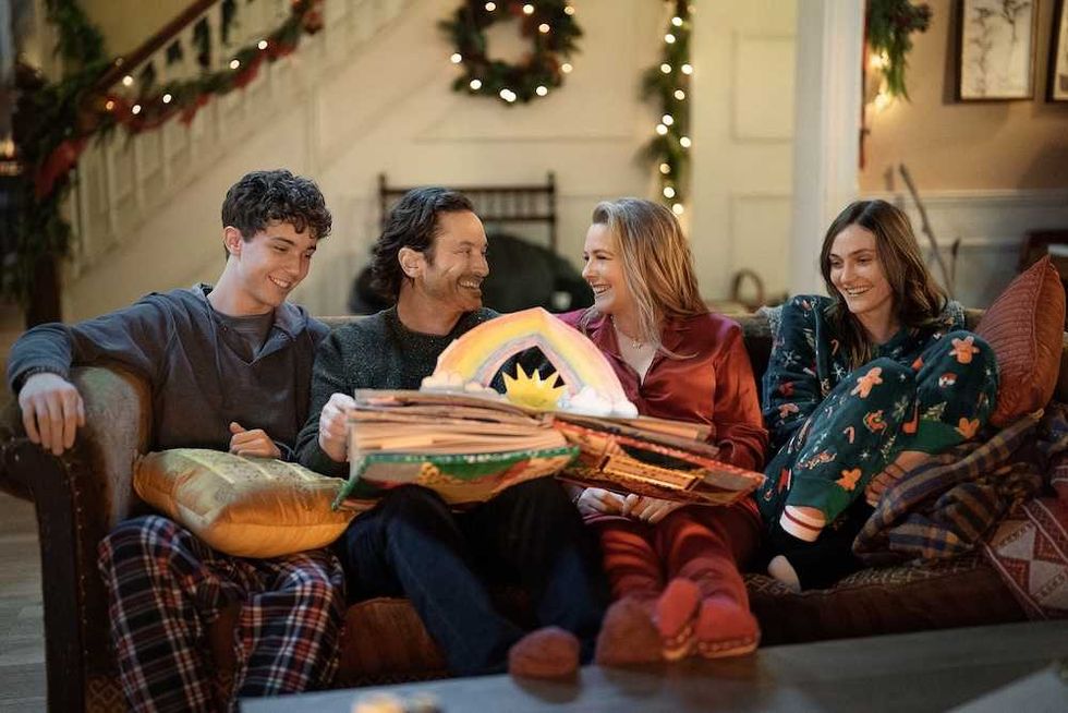 Wilder Hudson, Oliver Hudson, Alicia Silverstone and Emily Hall in A Merry Little Ex-Mas on Netflix