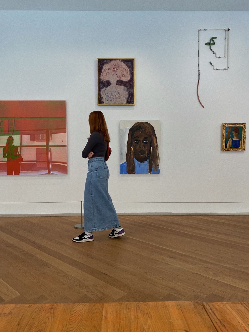 woman at art gallery