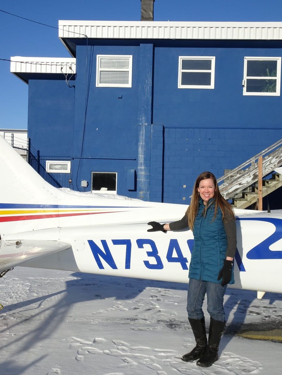 women in flight instructing