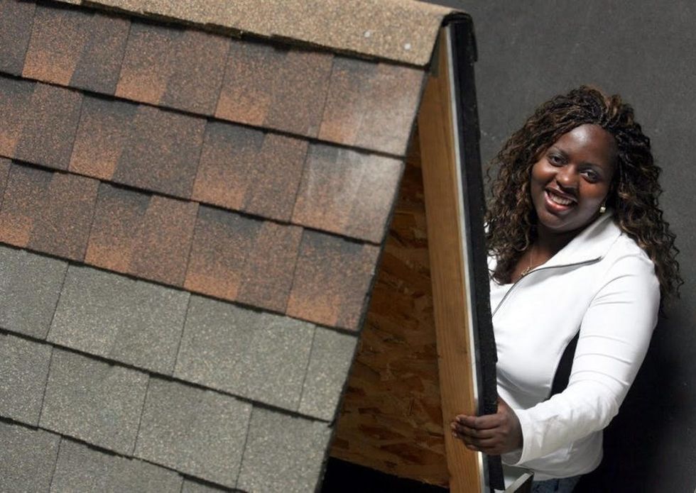 women in roofing