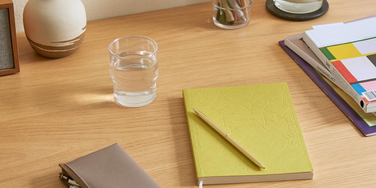 14 Gratitude Journals To Help Your Daily Writing Practice Brit Co 14-gratitude-journals-to-help-your-daily-writing-practice-brit-co