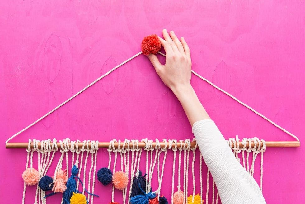 yarn-wall-hanging-10