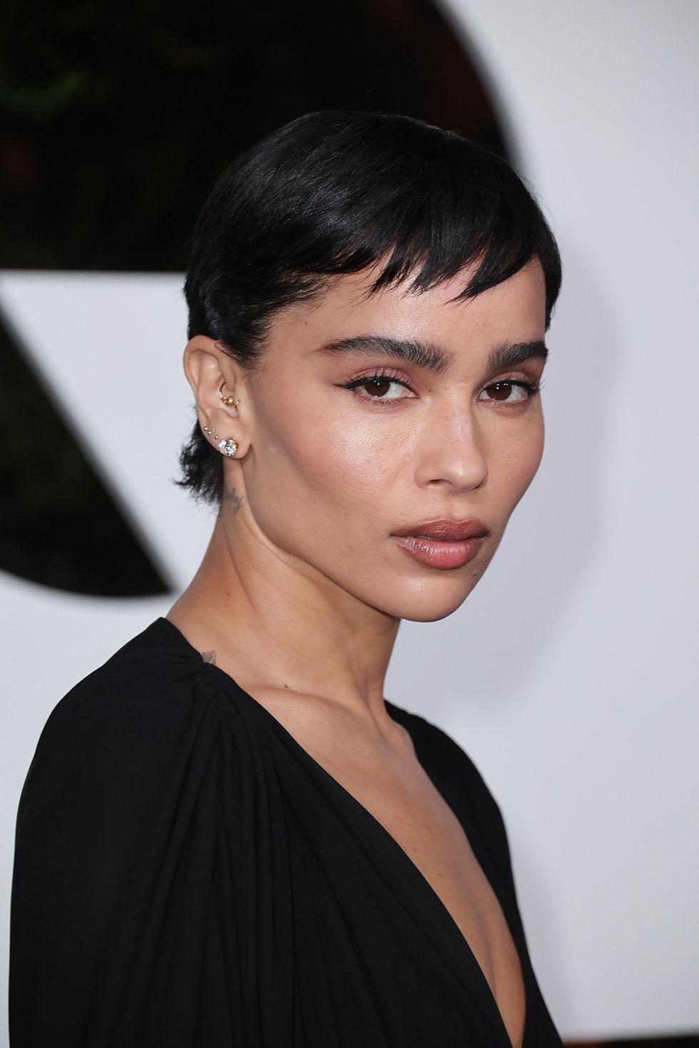 zoe kravitz with a short haircut for women