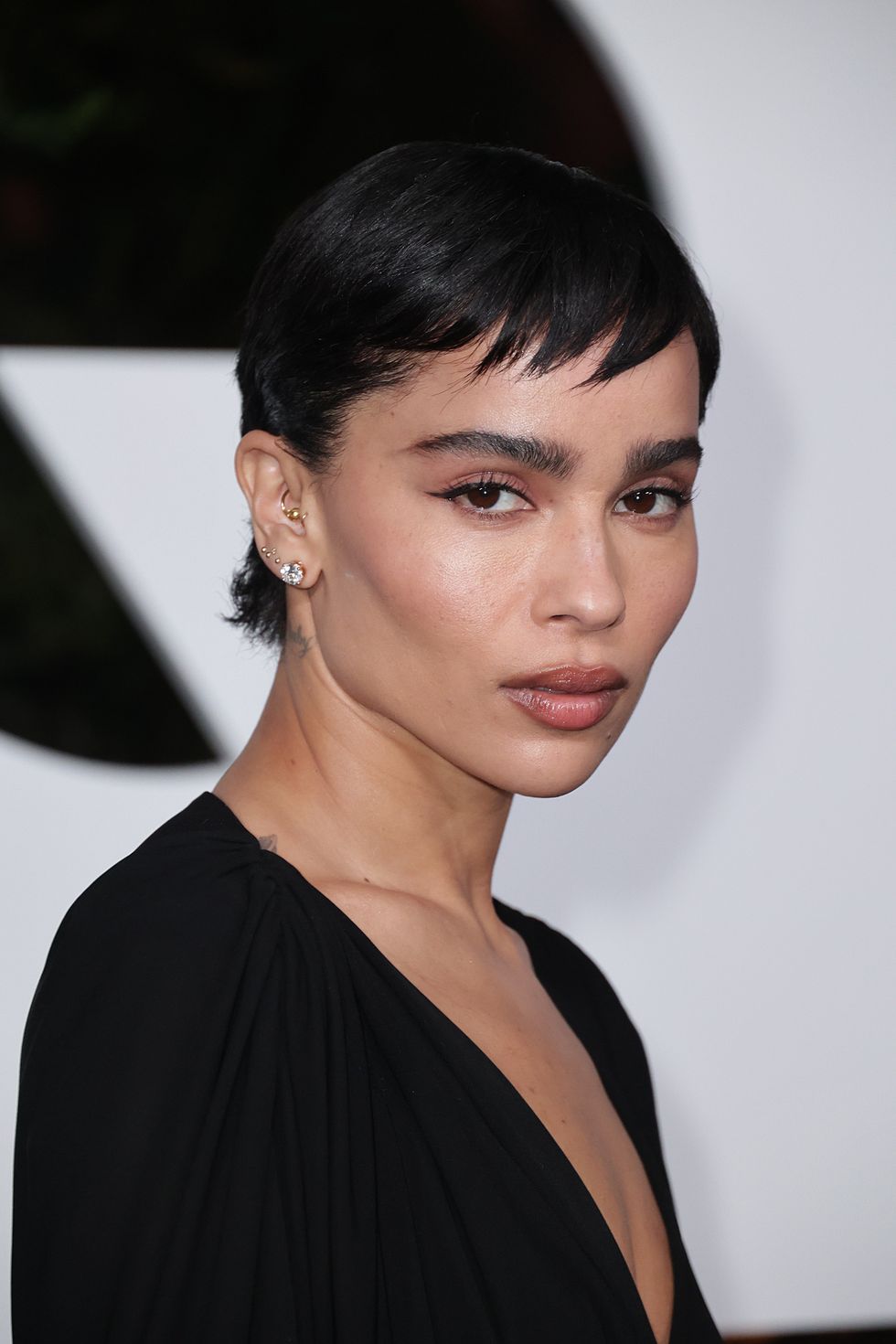 zoe kravitz with a short haircut for women