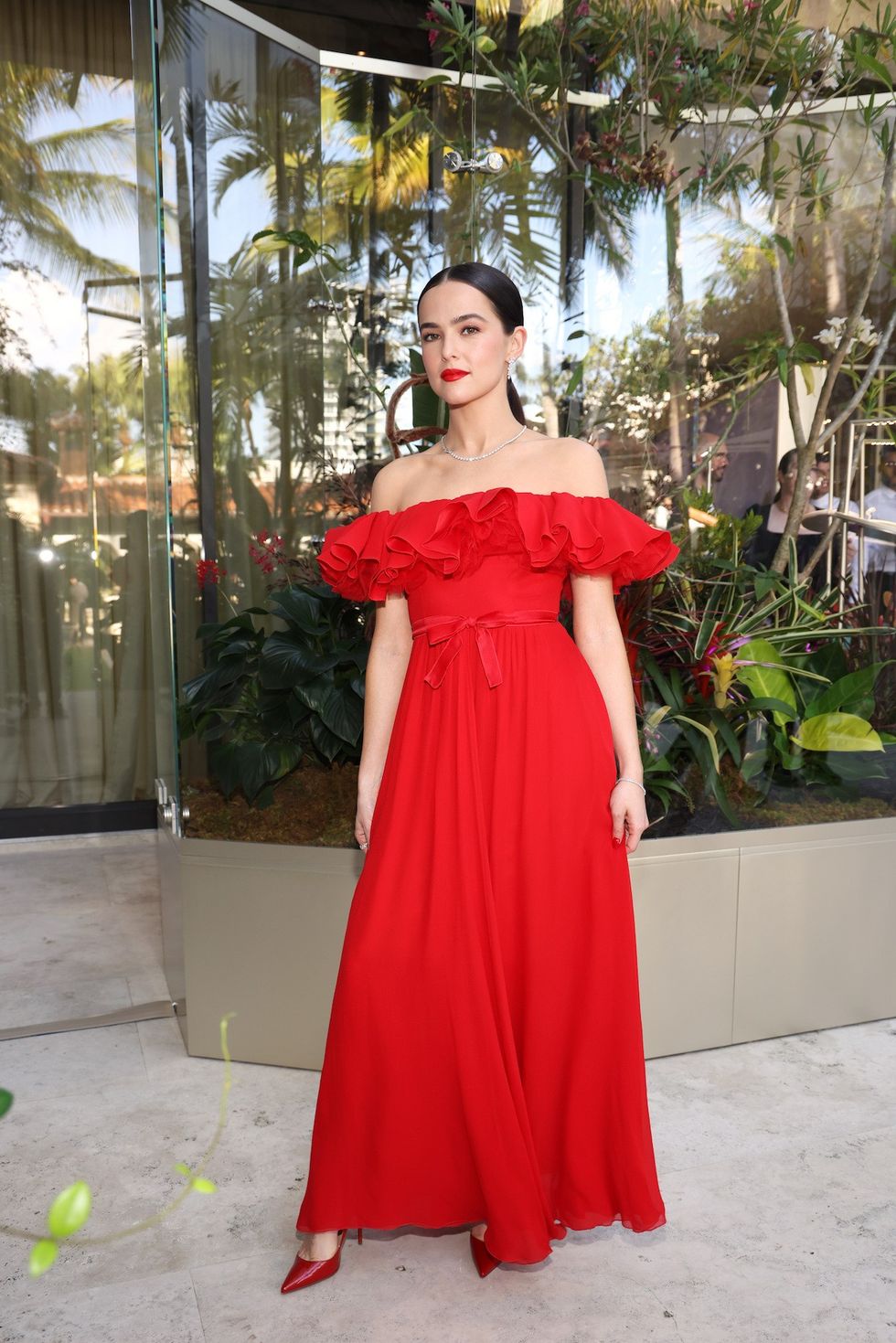 zoey deutch paul mescal rom-com