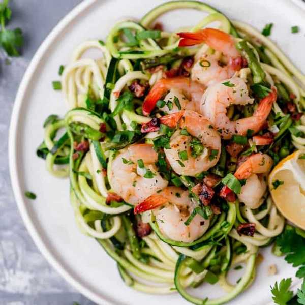 zucchini pasta carbonara with shrimp